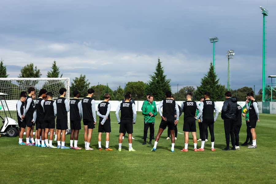 João Pereira orientou segundo treino do Sporting