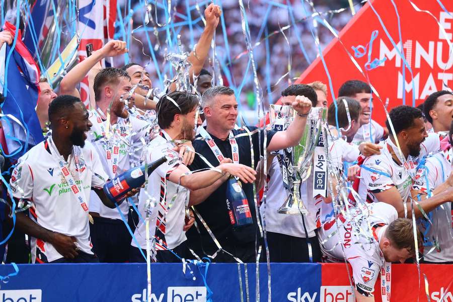 A festa dos jogadores do Bolton em Wembley