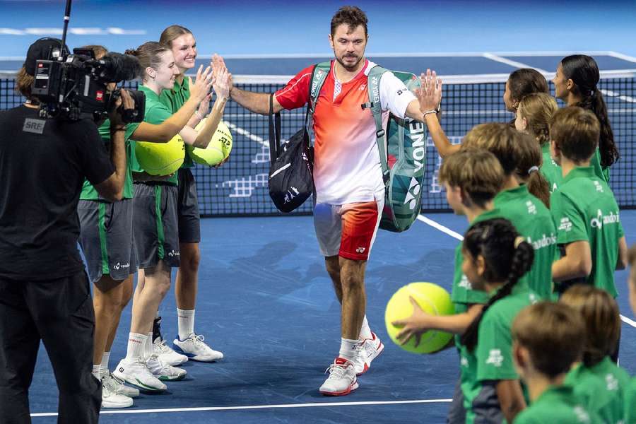 Stan Wawrinka doing a lap of on honour