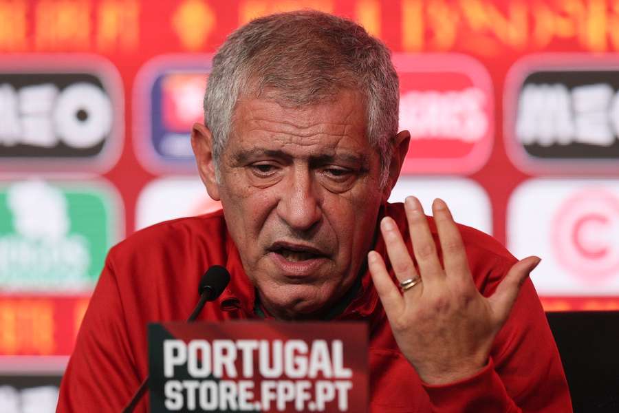 Fernando Santos respondeu ao líder leonino