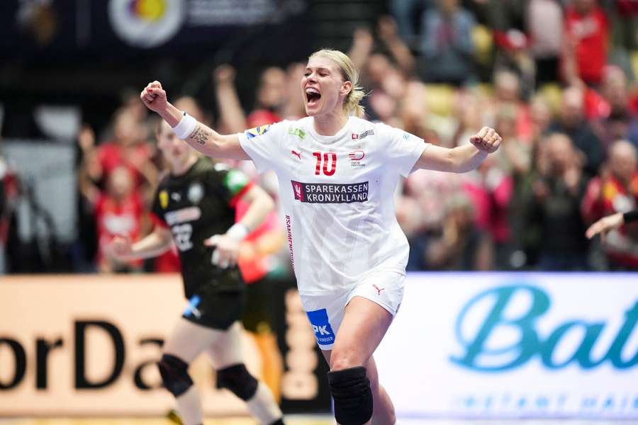 Kathrine Heindahl jubler efter den flotte sejr over Tyskland