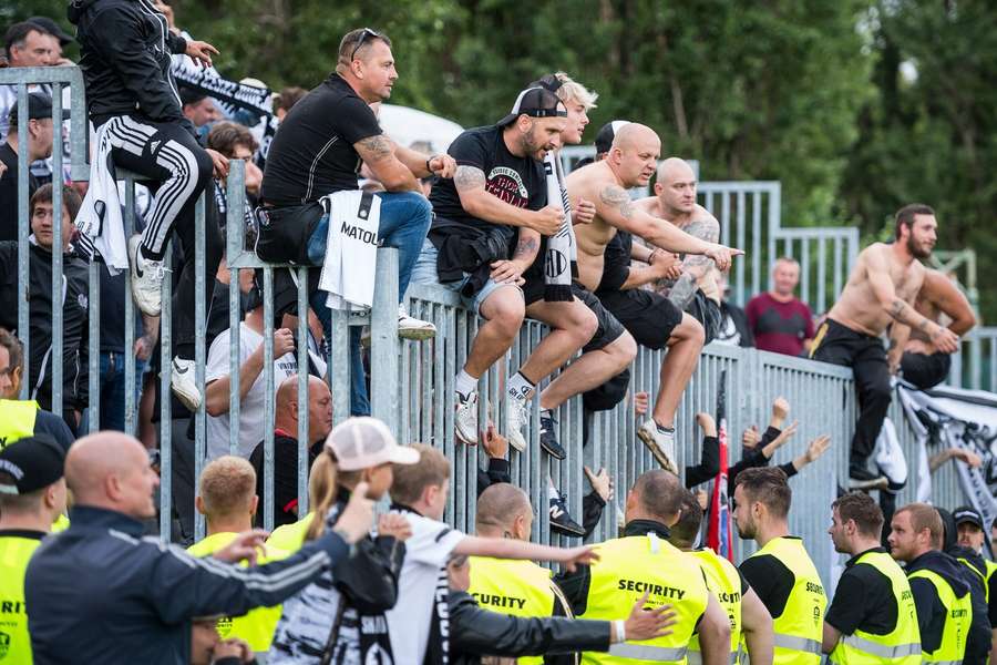 Fanoušci Dynama České Budějovice.
