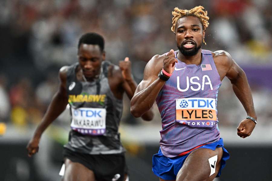 Noah Lyles se clasificó con mucha solvencia