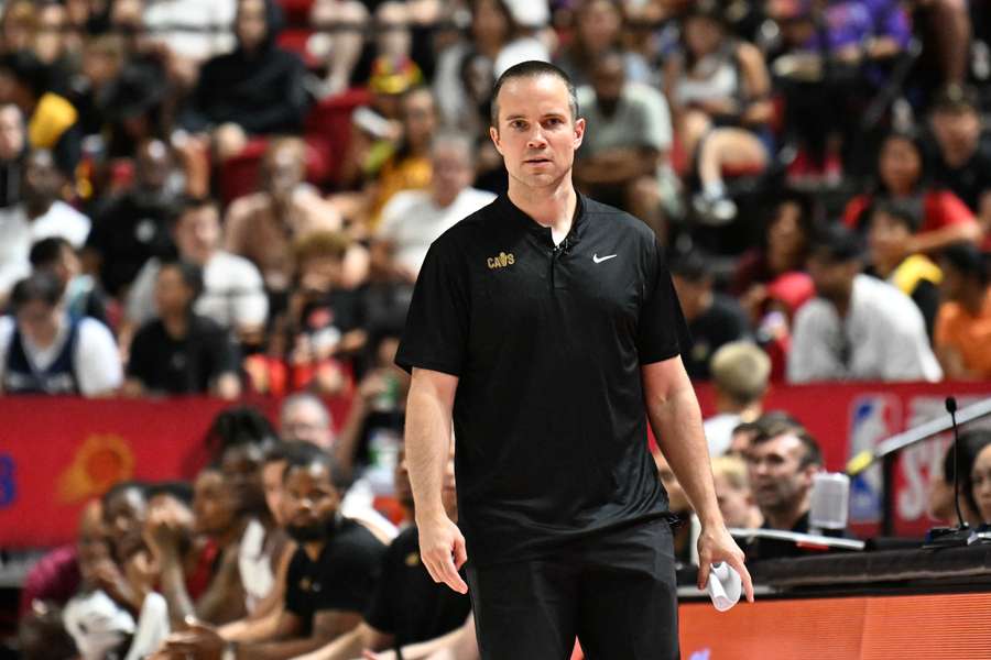 Jordan Ott é o novo treinador dos Suns