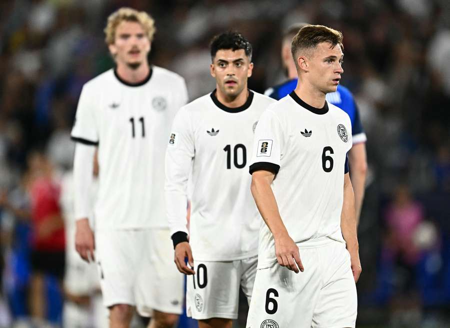 Nick Woltemade, Nadiem Amiri et Joshua Kimmich après le match entre la Slovaquie et l'Allemagne, disputé à Bratislava le 4 septembre 2025 dans le cadre des qualifications européennes pour la Coupe du monde 2026.