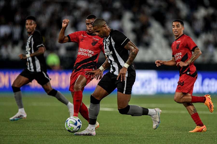 Botafogo e Athletico-PR se enfrentaram quatro vezes em 2023