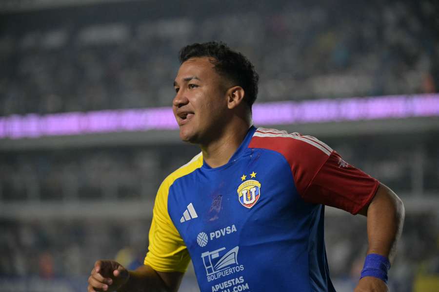 Sosa abriu o placar para a UCV contra o Santos aos 19 segundos