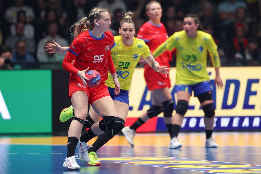 Charlotte Cholevová během zápasu s Brazílií. Charlotte Cholevová během zápasu s Brazílií.