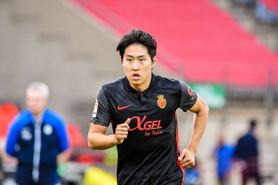 Le PSG officialise l'arrivée de Kang In Lee et lance un compte Twitter en corrén