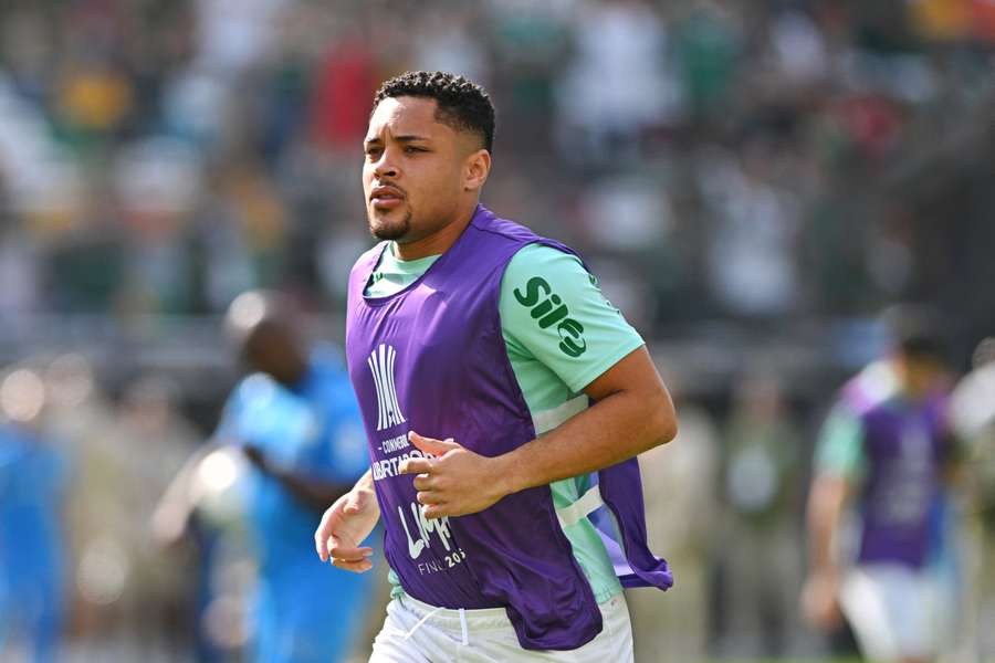 Vitor Roque será titular en el Palmeiras