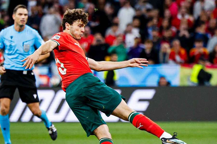 João Neves integra grupo de Portugal