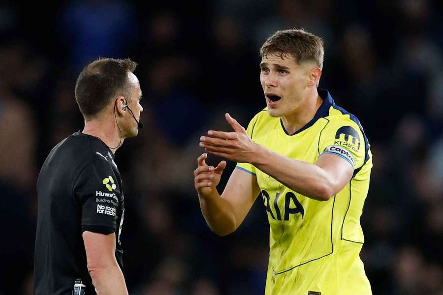 Micky van de Ven und die Tottenham Hotspur steuern auf ein Herzschlagfinale in der Premier League zu.