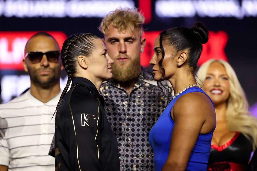 Face-à-face entre Katie Taylor et Amanda Serrano devant Jake Paul