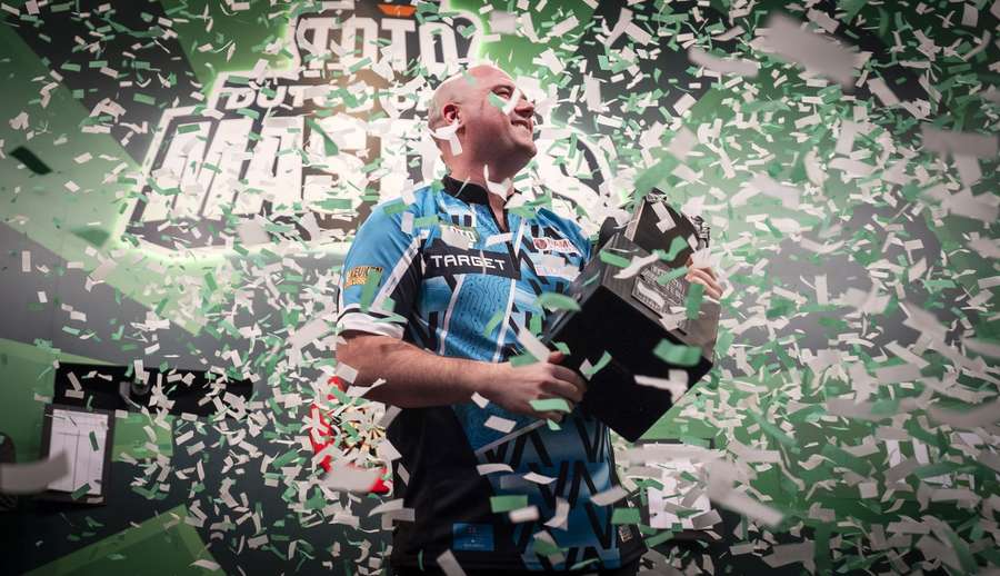 Cross with the trophy