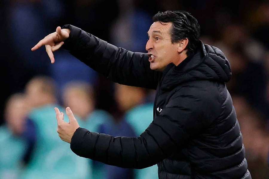 Unai Emery, en el centro de la polémica por un comentario elogioso de Carragher Unai Emery, en el centro de la polémica por un comentario elogioso de Carragher
