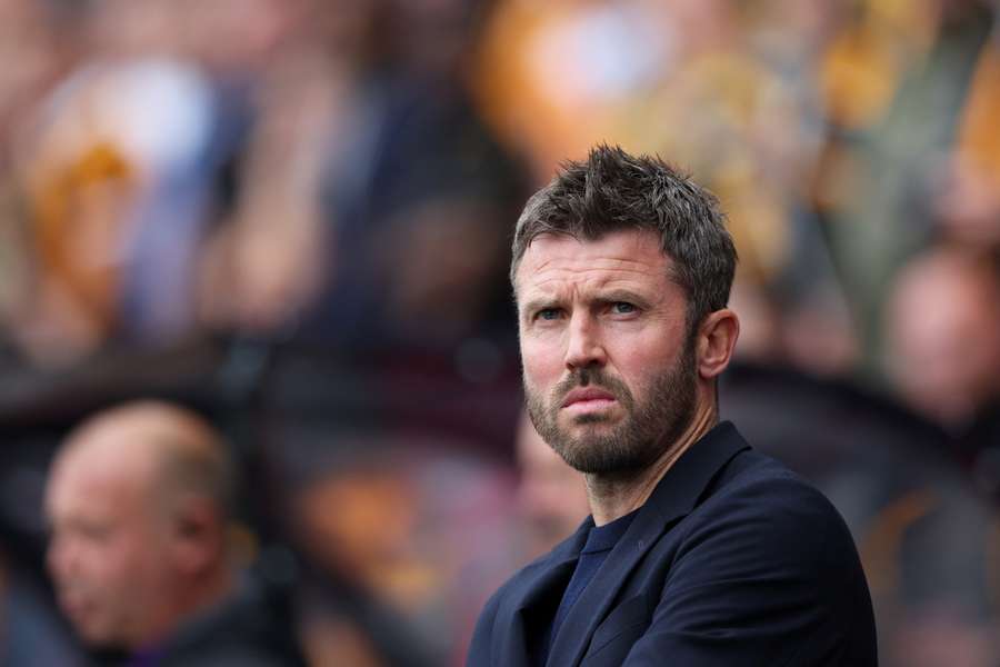 Lisandro Martinez to leave Man Utd? Carrick to make decision in final year of his contract Lisandro Martinez to leave Man Utd? Carrick to make decision in final year of his contract