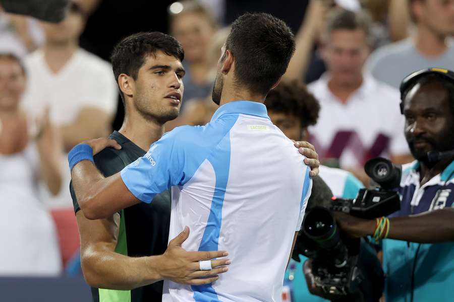 Tennis : balle de match sauvée, polo déchiré… La folle victoire de Djokovic  contre Alcaraz à Cincinnati - Le Parisien