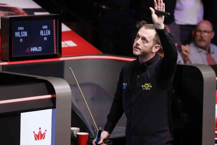 Mark Allen bejubelt seinen Sieg.