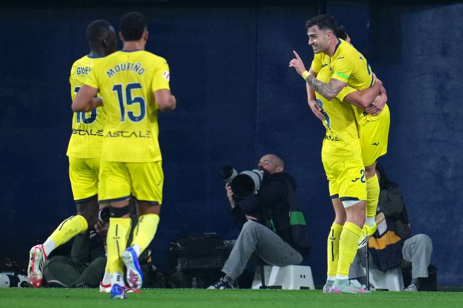 Villarreal celebrate Alberto Moleiro's goal