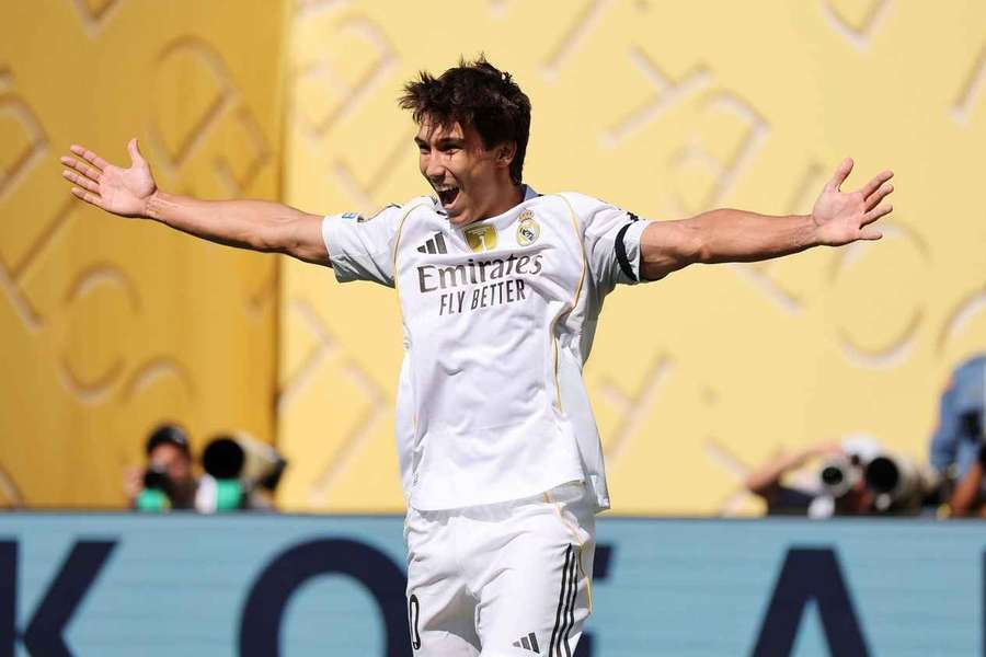 Garcia celebrates after scoring his fourth Club World Cup goal