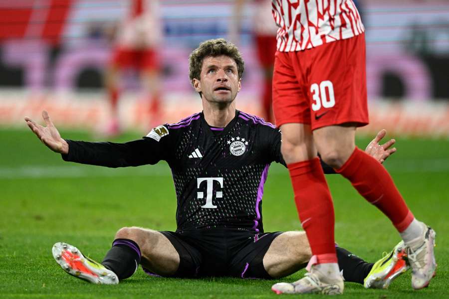 Bayern, de Müller (foto), segue oscilante na Bundesliga