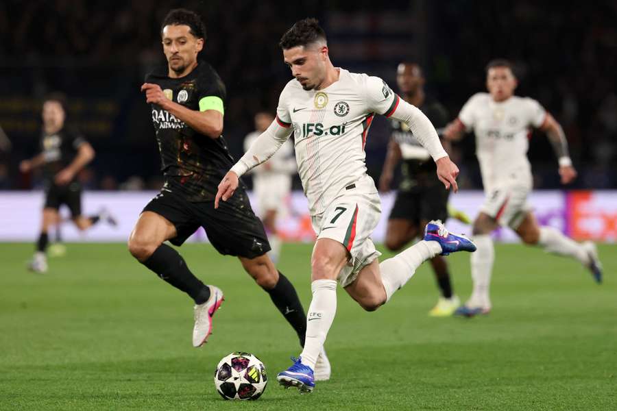 Pedro Neto au Parc des Princes. Pedro Neto au Parc des Princes.
