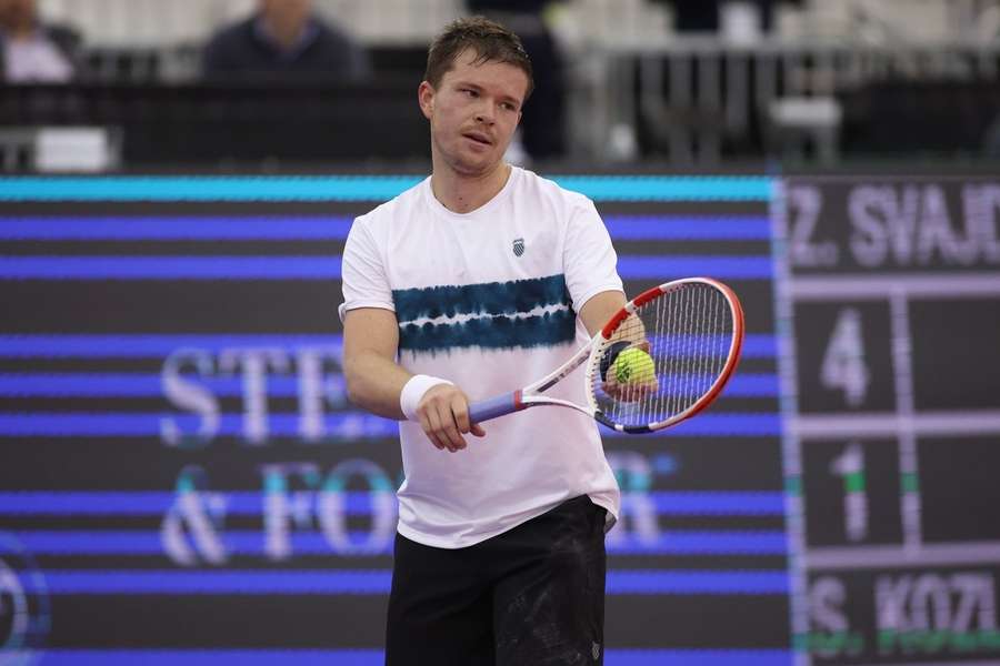 Stefan Kozlov přehnaně reagoval na nešťastný incident. Stefan Kozlov přehnaně reagoval na nešťastný incident.