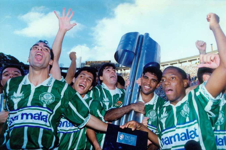 Palmeiras com o 8.º título brasileiro diante do Corinthians em 1994