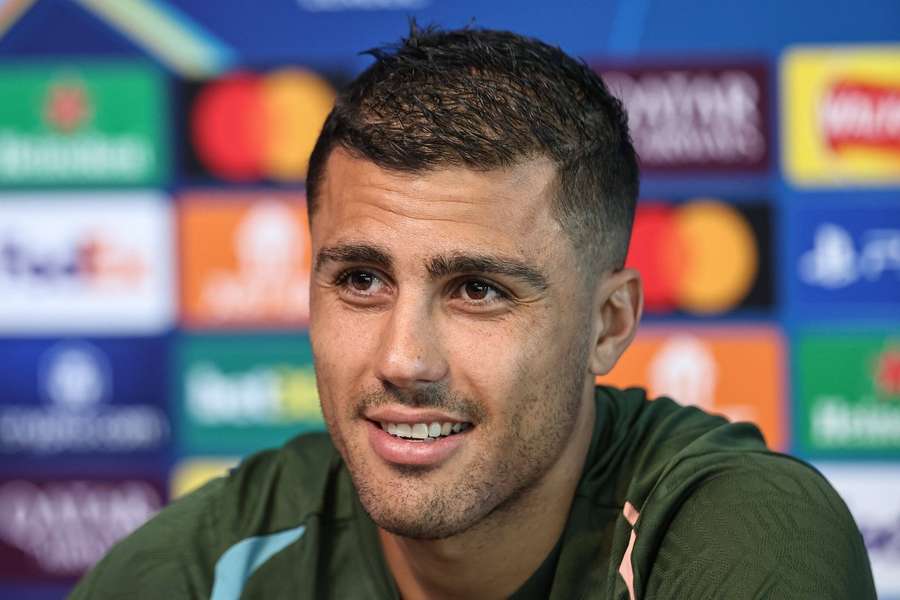 Rodri atiende a la prensa.