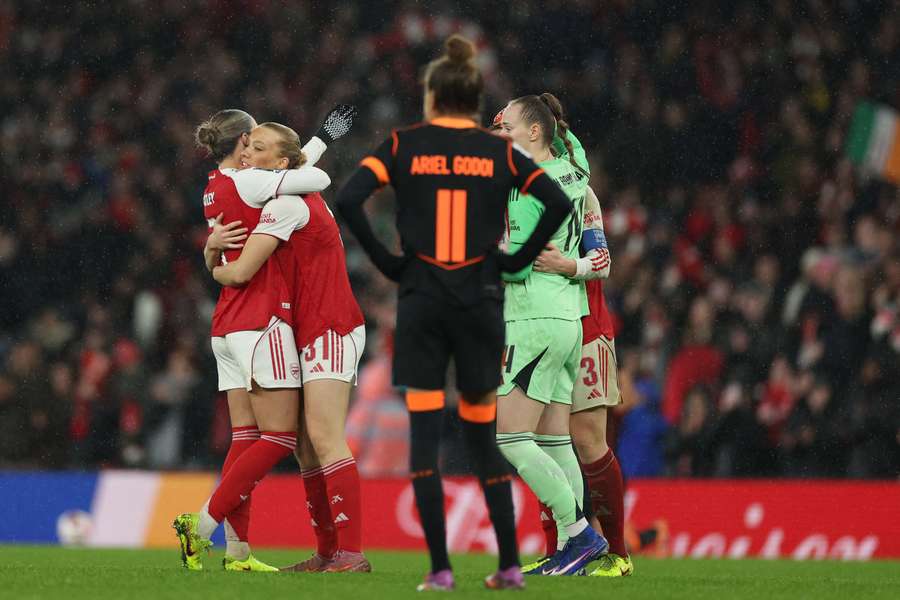 O Arsenal levou a melhor na primeira final de Mundial Feminino