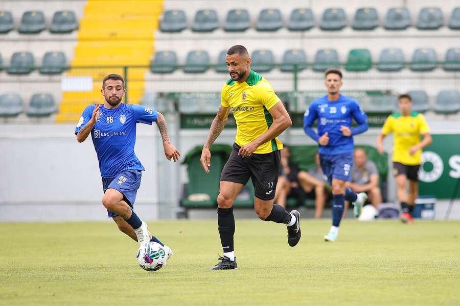 Castores começaram com vitória gorda sobre Feirense