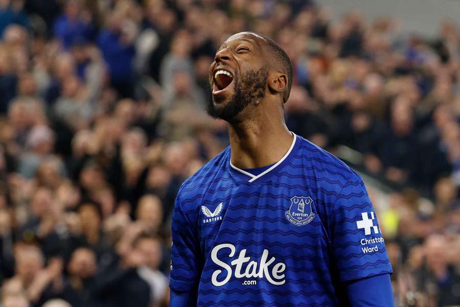 Beto célèbre après avoir marqué pour Everton Beto célèbre après avoir marqué pour Everton