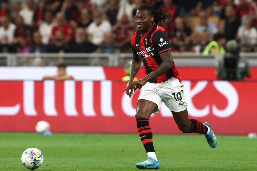 Leao con la maglia del Milan