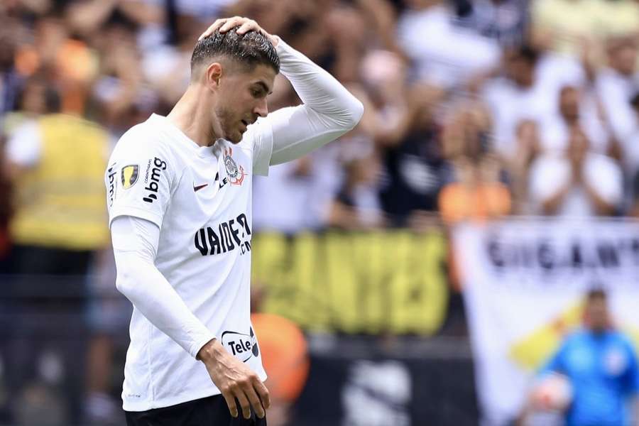 O Corinthians perdeu a quarta seguida no Paulistão