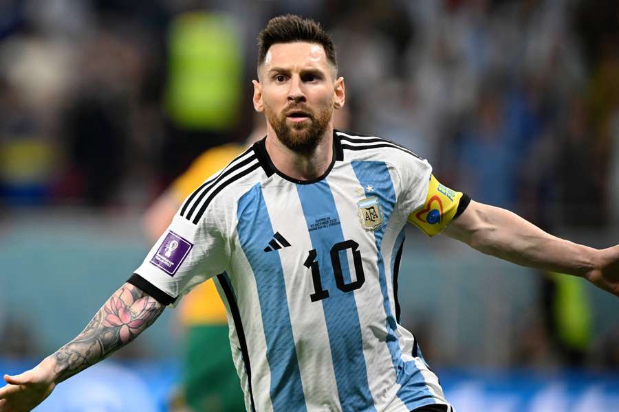 Argentina book Dutch quarter-final with win over Socceroos