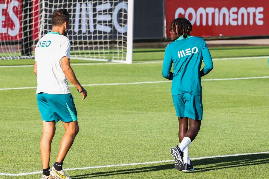 Quenda foi chamado depois de jogar pelos sub-21