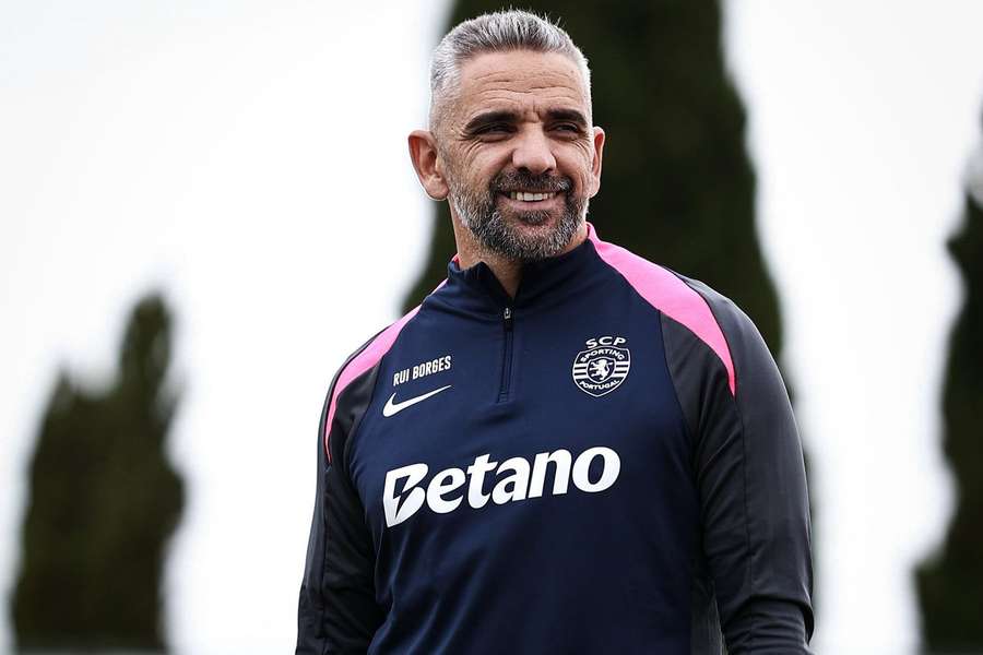 Rui Borges no treino leonino