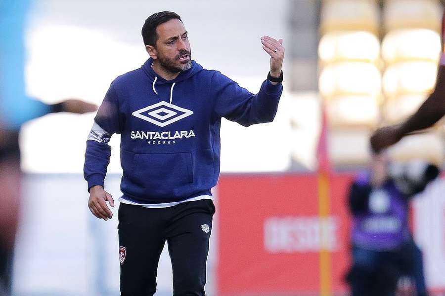 Vasco Matos, treinador do Santa Clara
