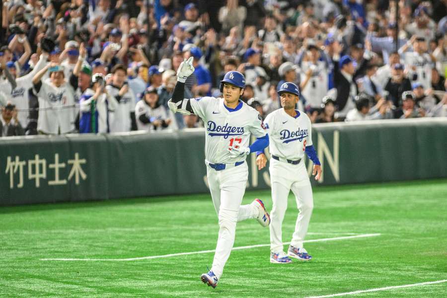 Shohei Ohtani hit a home run for the Los Angeles Dodgers against the Chicago Cubs in Tokyo Shohei Ohtani hit a home run for the Los Angeles Dodgers against the Chicago Cubs in Tokyo