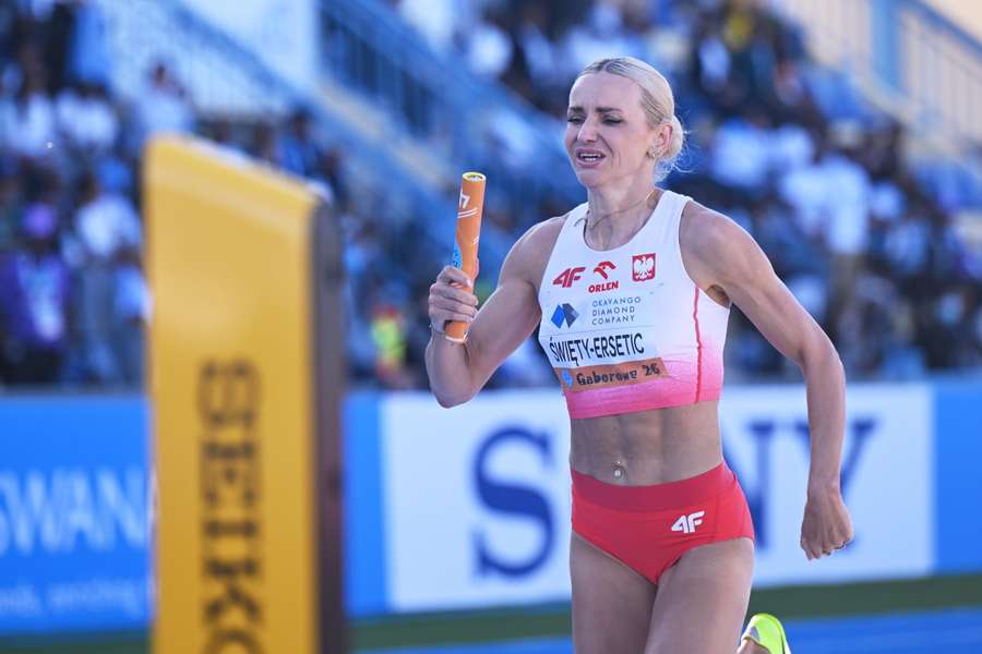 Justyna Święty-Ersetic w sztafecie 4x400 m kobiet podczas lekkoatletycznych mistrzostw świata sztafet w Gaborone.
