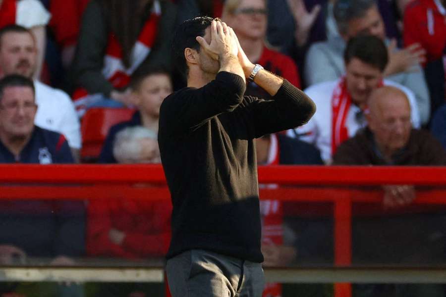 Przegrana Arsenalu 1:0 z Nottingham Forest w sobotę sprawiła, że wyścig dwóch koni zakończył się przedwcześnie