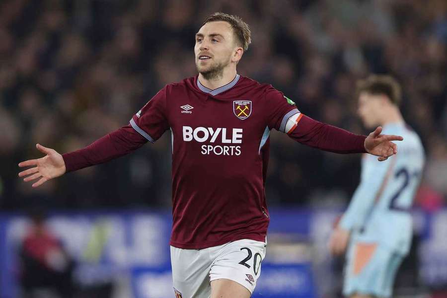 Bowen celebrates after scoring for West Ham