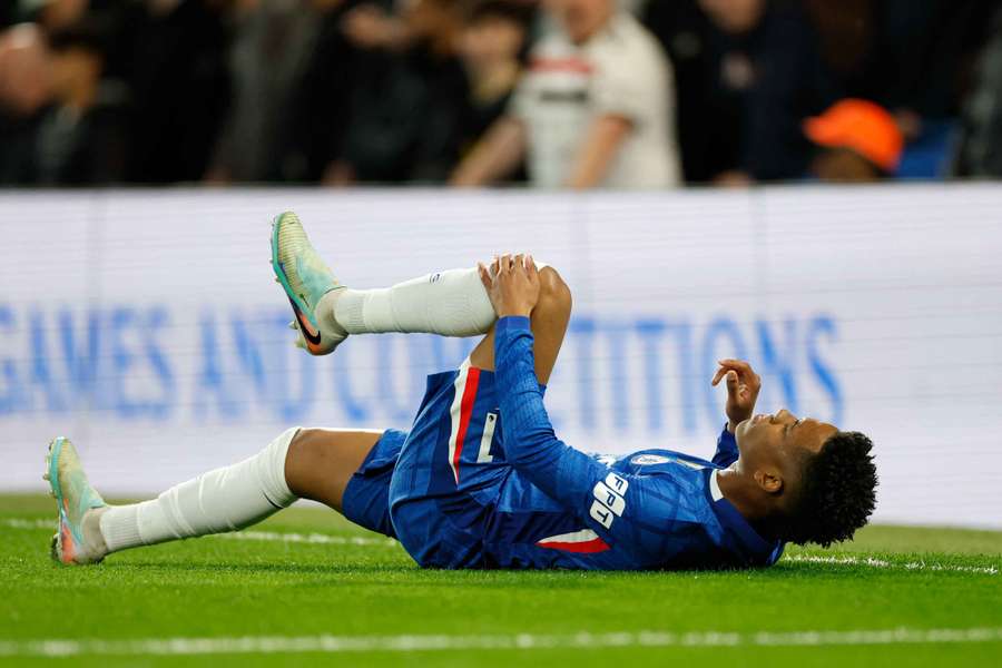 Estêvão krátko po zranení v dueli s United.