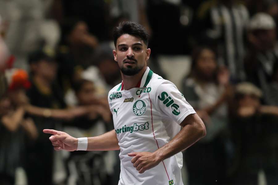 Flaco López é a esperança de gols do Palmeiras