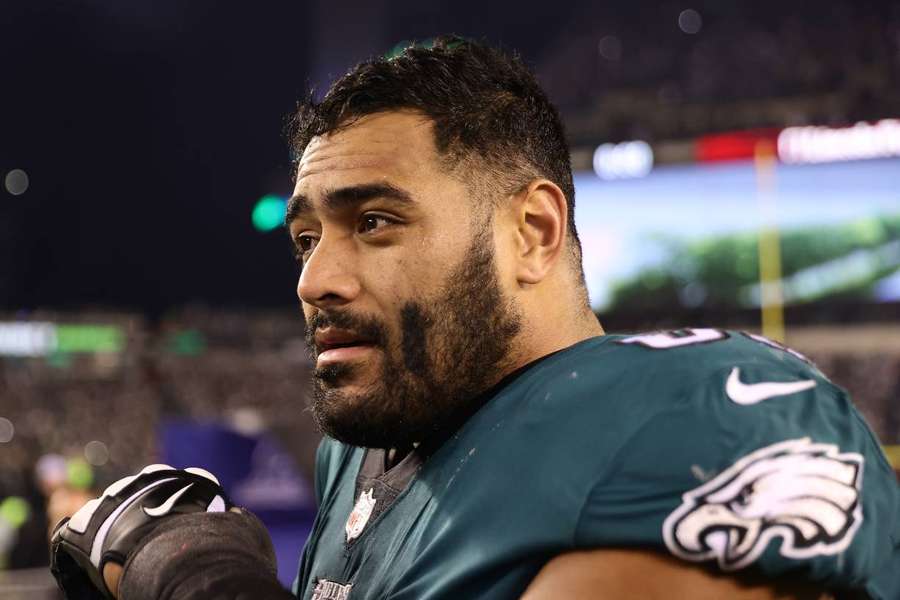 Jordan Mailata é um dos responsáveis pela proteção ao quarterback Jalen Hurts