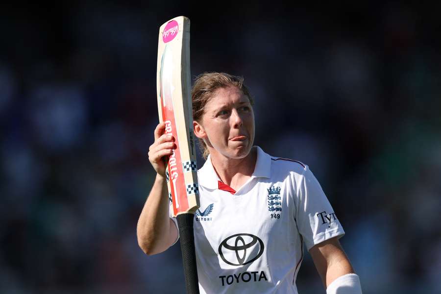 Heather Knight salutes the crowd after her final Test innings for England Heather Knight salutes the crowd after her final Test innings for England