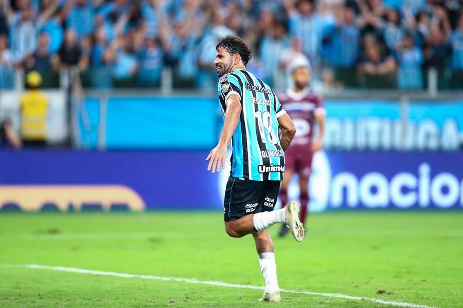 Diego Costa foi o destaque do Grêmio na vitória sobre o Caxias