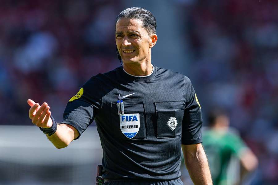 Arbitri din Olanda şi Norvegia, la dubla FCSB - Aberdeen