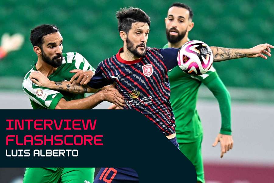 Luis Alberto (au centre) en action avec Al-Duhail au Qatar Luis Alberto (au centre) en action avec Al-Duhail au Qatar