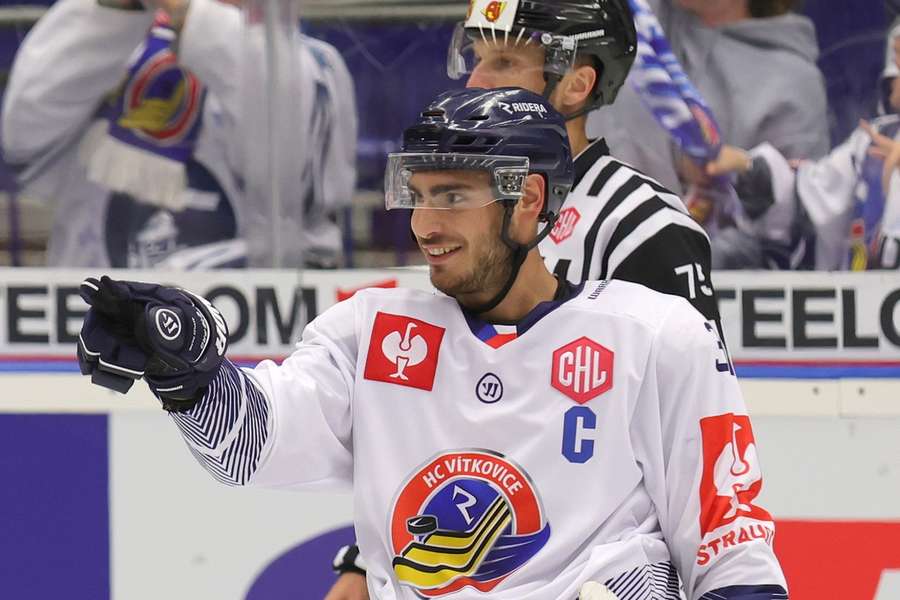 Dominik Lakatoš dvěma góly a asistencí dovedl Vítkovice k výhře nad Rapperswilem.